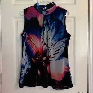 Gorgeous Worthington Sleeveless Top Blue Red Pink Black Lined Button Neck